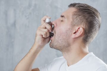 What causes asthma attacks